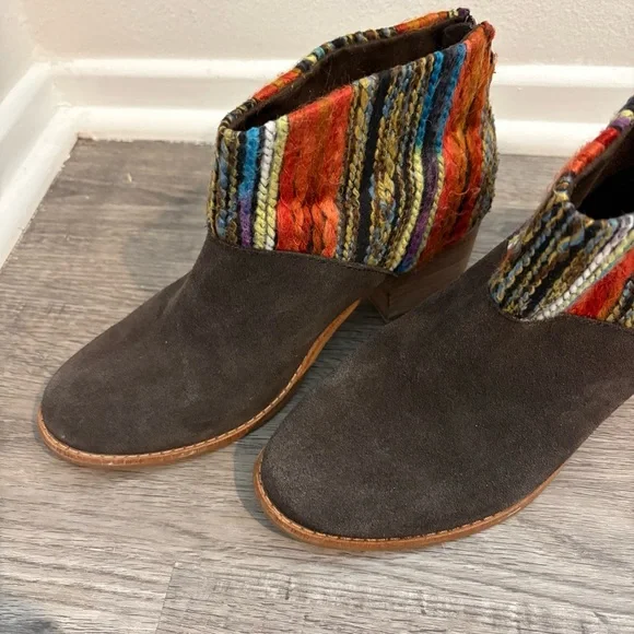 TOMS Leila booties in the Chocolate Suede Multicolored Textile Size 7 - Picture 2 of 8